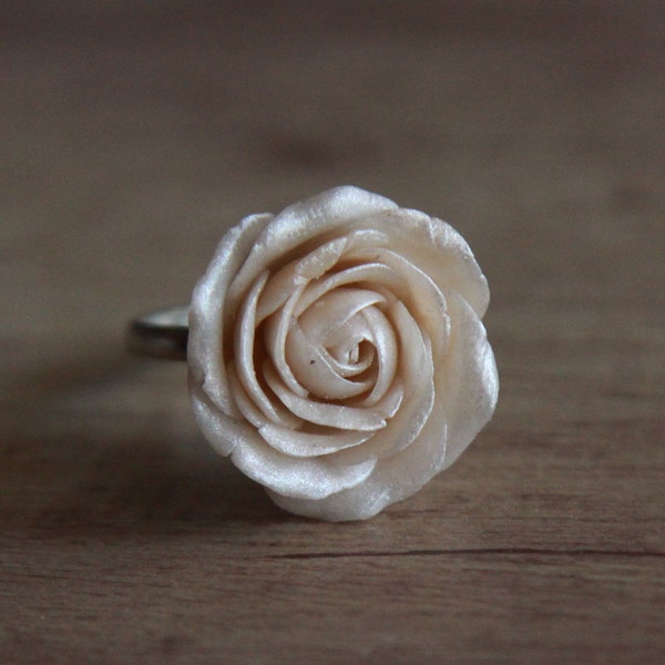 Bague fleur avec perle blanche - Grande bague de mariage rose - Bague réglable en argent sterling avec rose-Bague ivoire