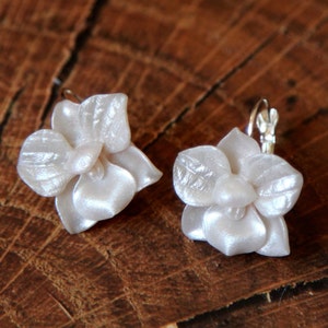 White pearl earrings Mother of pearl earrings drop Dangle earrings clay Polymer clay jewelry White wedding earrings  Women's earrings gift