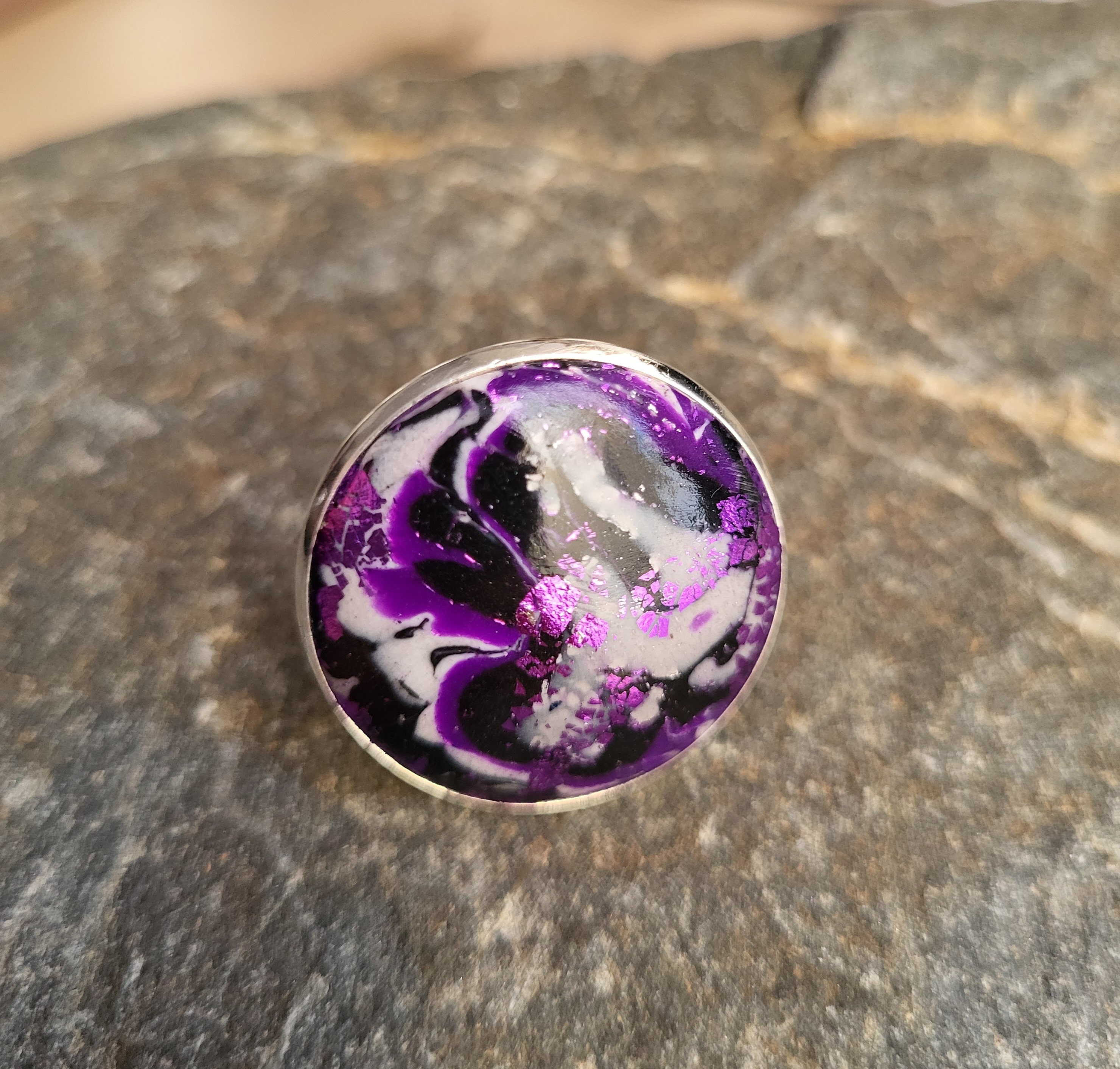 Black stone with purple sparkles best sale