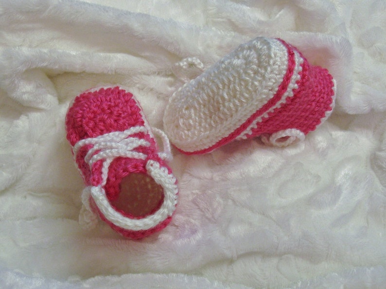 Crochet PATTERN Baby Sneakers, Hi-Top Baby Shoes, 0-12 months, Baby Booties, Easy Pattern, English French, PDF 45 image 3