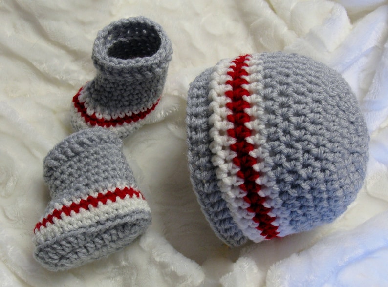 Crochet PATTERN Baby Sock Monkey Booties and Beanie Set, 0-12 months, Work Sock Booties and Hat Set, Easy Pattern, English French DUO 1 image 2