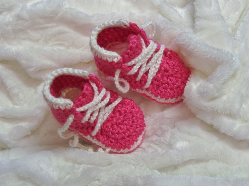 Crochet PATTERN Baby Sneakers, Hi-Top Baby Shoes, 0-12 months, Baby Booties, Easy Pattern, English French, PDF 45 image 7