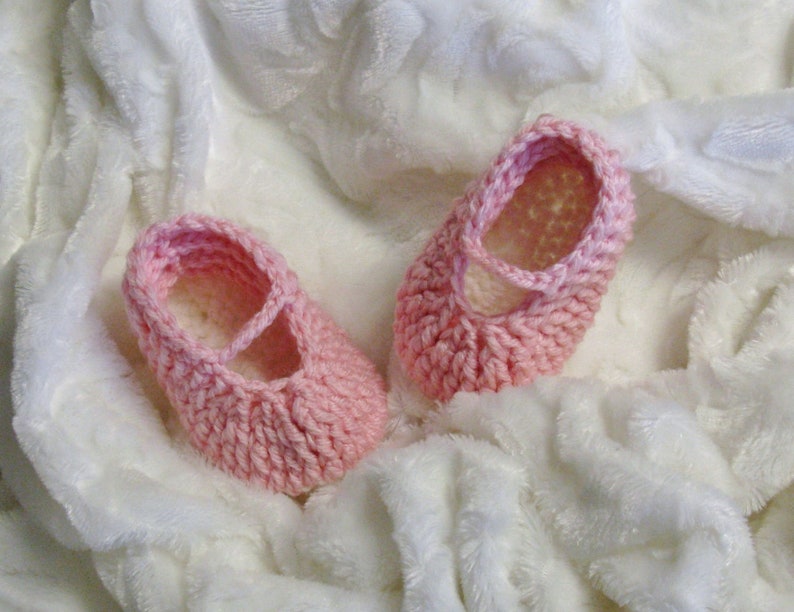 Crochet PATTERN Mary Jane Baby Slippers, 0-12 months, Mary Jane Baby Slippers, Baby Girl Slippers, Easy Pattern, English French PDF 51 image 2