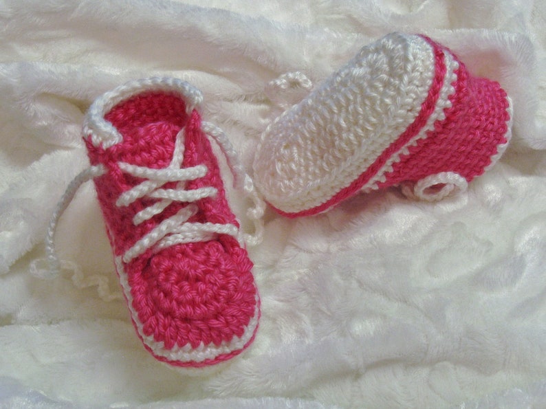 Crochet PATTERN Baby Sneakers, Hi-Top Baby Shoes, 0-12 months, Baby Booties, Easy Pattern, English French, PDF 45 image 2