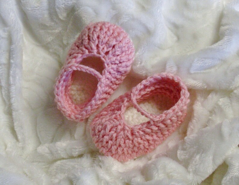 Crochet PATTERN Mary Jane Baby Slippers, 0-12 months, Mary Jane Baby Slippers, Baby Girl Slippers, Easy Pattern, English French PDF 51 image 5