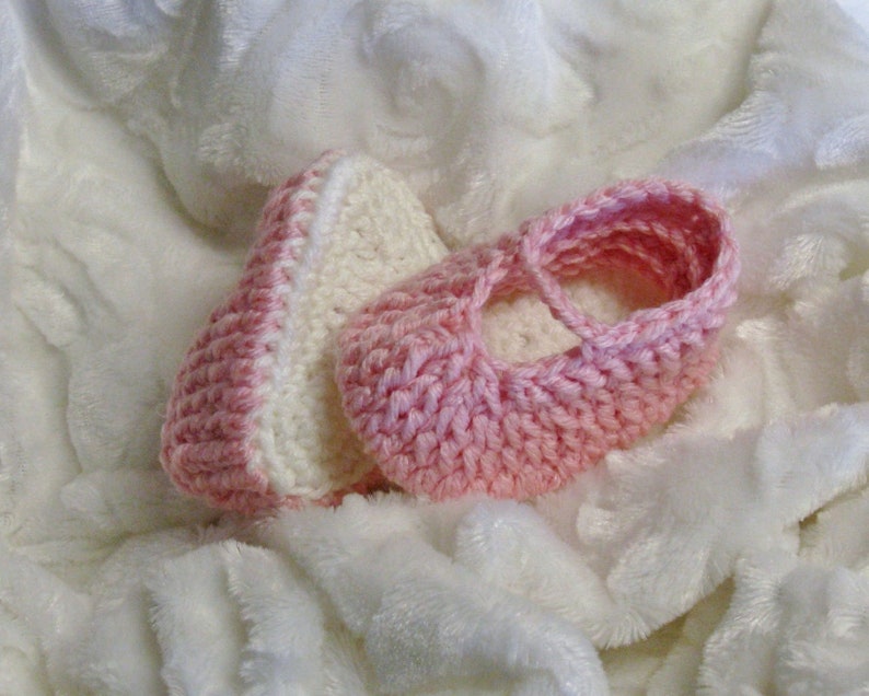 Crochet PATTERN Mary Jane Baby Slippers, 0-12 months, Mary Jane Baby Slippers, Baby Girl Slippers, Easy Pattern, English French PDF 51 image 4