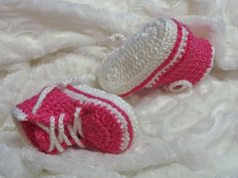 Crochet PATTERN Baby Sneakers, Hi-Top Baby Shoes, 0-12 months, Baby Booties, Easy Pattern, English French, PDF 45 image 4