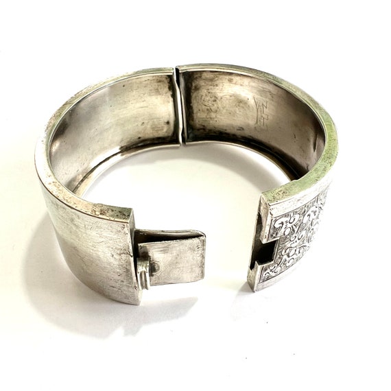 Antique Victorian Wide Silver Hinged Cuff Bangle - image 8