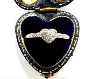 Anillo vintage de corazón con pavé de diamantes en oro de 18 quilates
