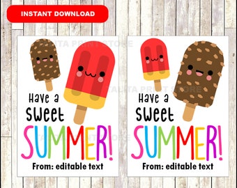 Op de afbeelding: Twee printbare kaarten met een zomerthema. Elke kaart heeft een cartoon-ijsje en een chocolade-ijsje met lachende gezichten. De tekst op de kaarten luidt "Have a sweet summer!" met het woord "summer" in regenboogkleuren. De tekst "From: editable text" staat onderaan elke kaart.
