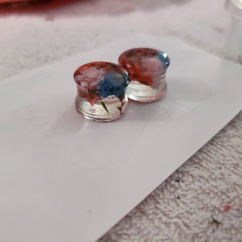 Pair of blue pink /& light pink miniature flower swirl clear Gauge Plugs Tunnels