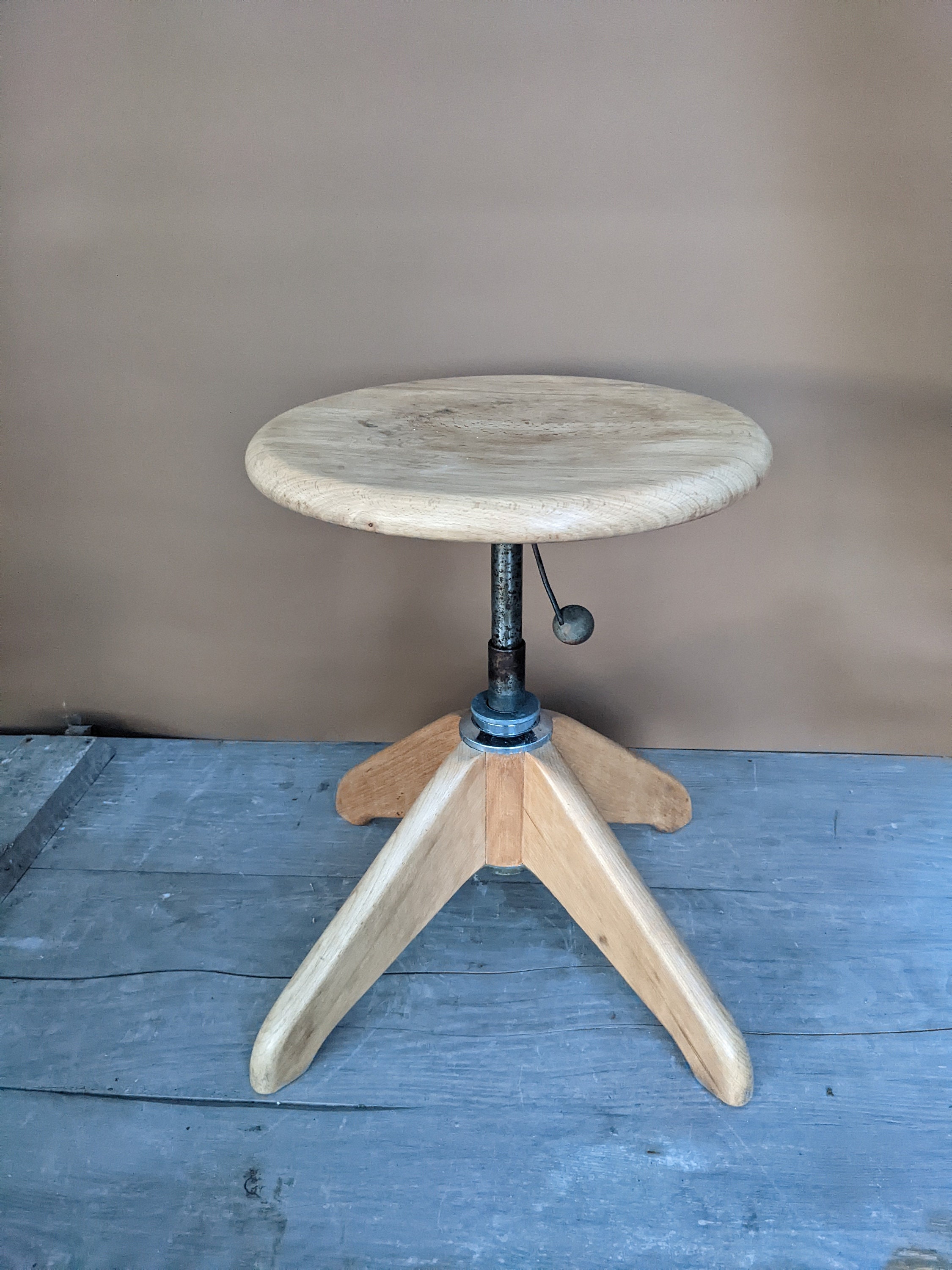 Ancien Tabouret De Métier