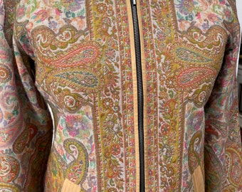 Vintage kashmiri Jamavar Indian paisley wool indian zip up jacket in pastel shades. Fully lined. U.K. 14 US 10 M/L