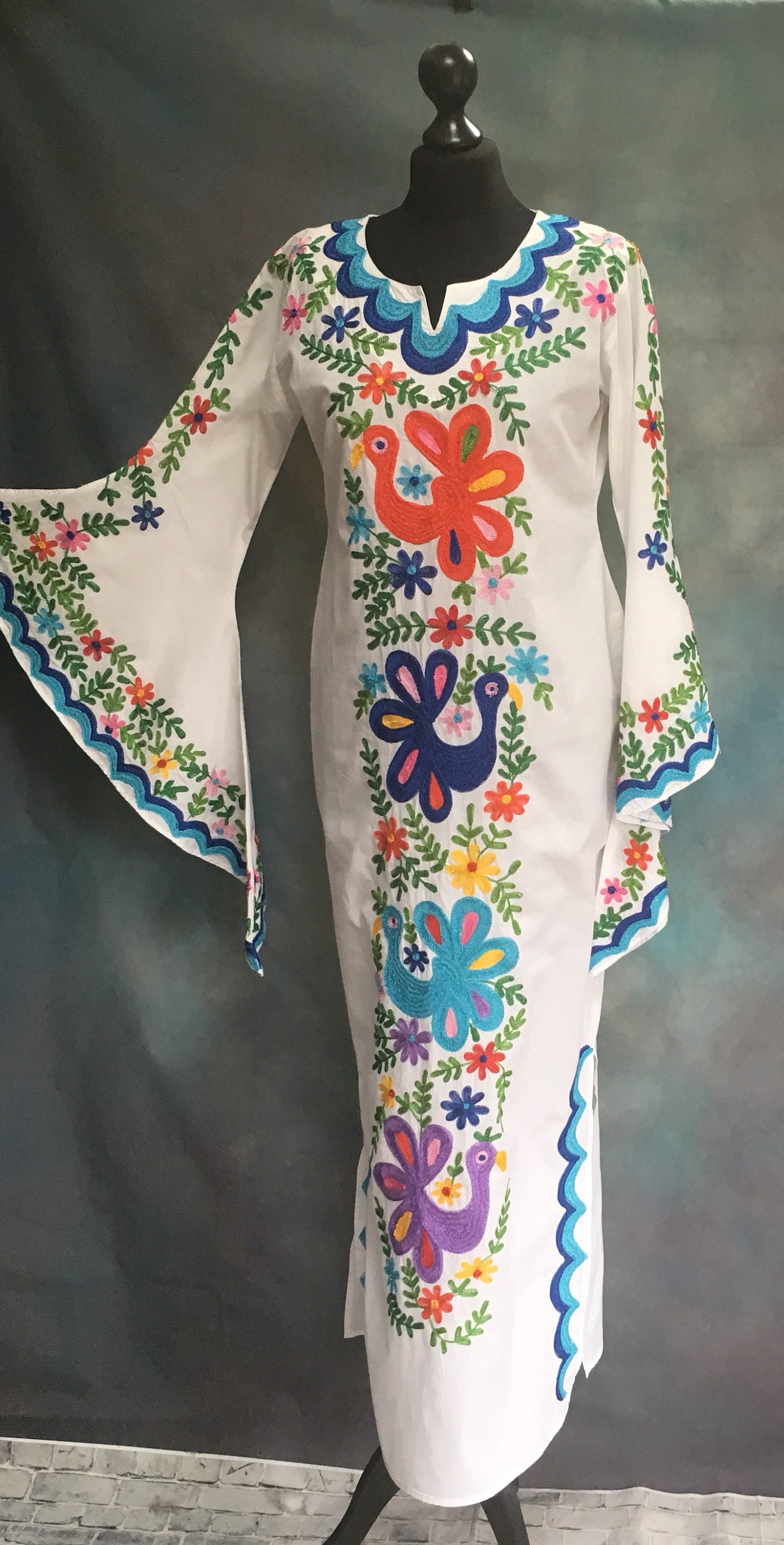 Long Mexican Style Embroidered Peacock Floral Pattern Orange Blue Trim Caftan Mini Kaftan Fiesta Beach Cotton wedding Maxi Dress Vestido Boh Long Mexican Style Embroidered Peacock Floral Pattern Orange Blue Trim Caftan Mini Kaftan Fiesta Beach Cotton wedding Maxi Dress Vestido Boh