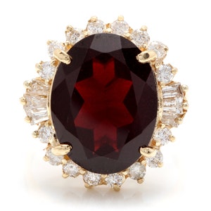 9.95 Carats Natural Red Garnet and Diamond 14k Solid Yellow Gold Ring