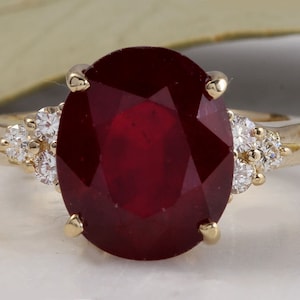7.45 Carats Red Ruby and Diamond 14K Solid Yellow Gold Ring