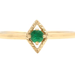 Cute Natural Emerald 14K Solid Yellow Gold Ring
