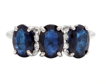 2.66 Carats Natural Sapphire and Diamond 14k Solid White Gold Ring