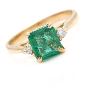 1.08 Carats Natural Emerald and Diamond 14K Solid Yellow Gold Ring