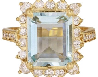 5.15 Carats Natural Aquamarine and Diamond 14k Solid Yellow Gold Ring