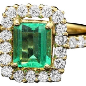 2.70 Carats Natural Emerald & Diamond 14k Solid Yellow Gold Ring