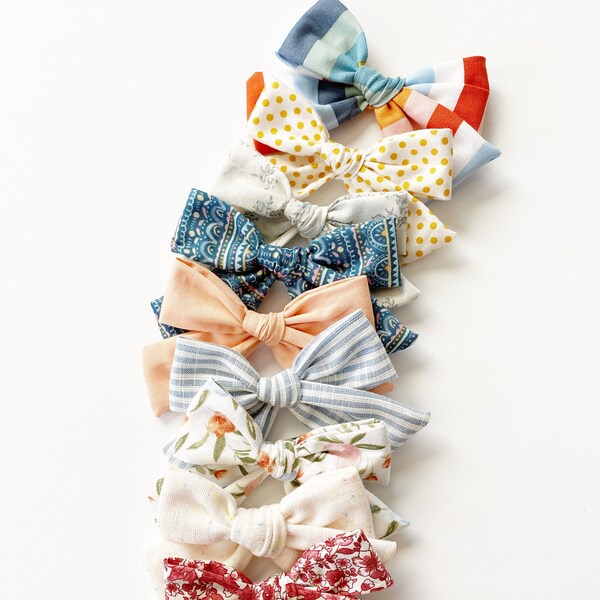 Grab Bag (10 hair bows) spring bows| neutral hair bow| striped hair bow | baby headbands | party favor |newborn photography prop | baby bow