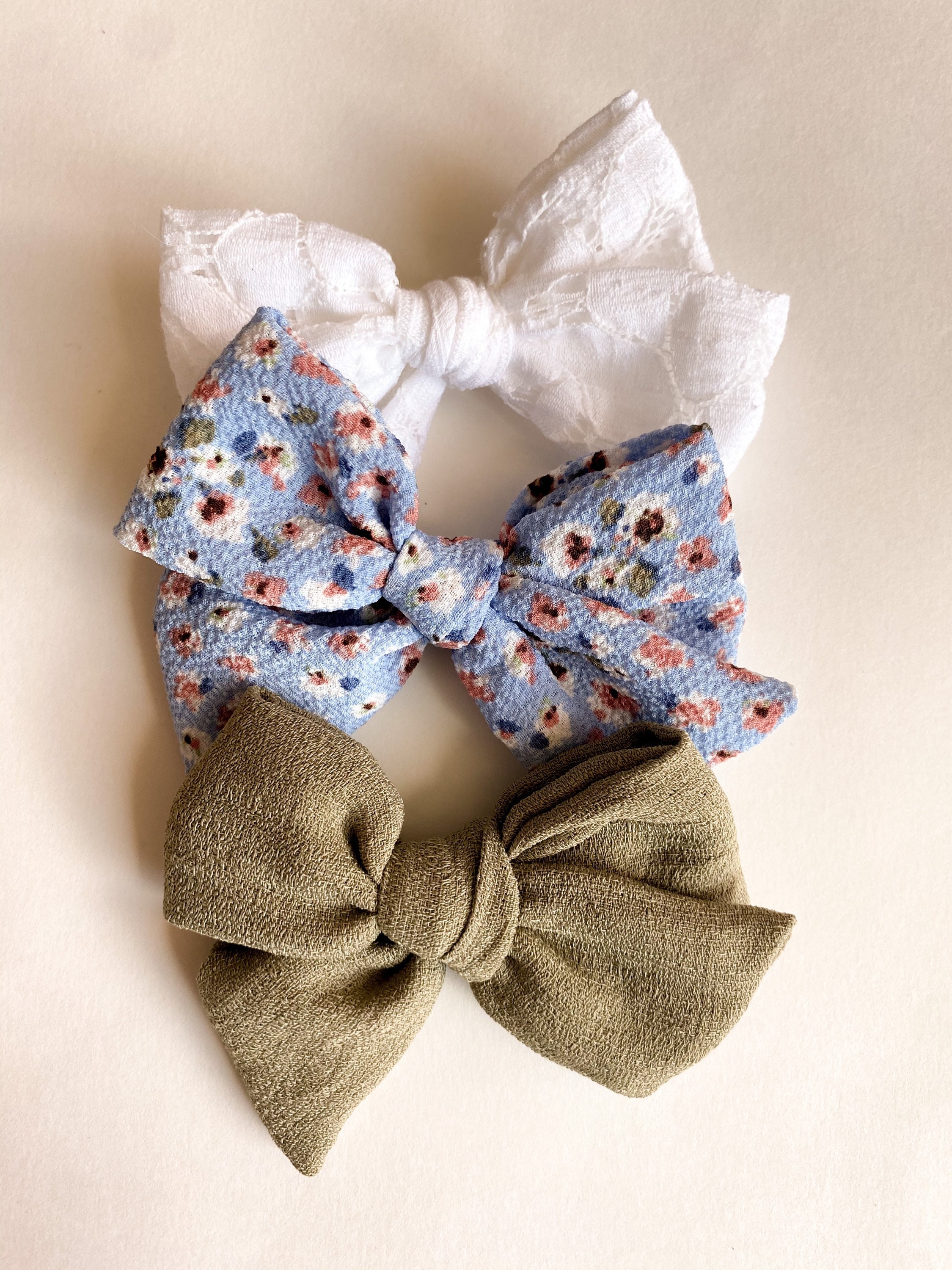 Hair bows 3 white lace bow toddler bow newborn baby bow Etsy