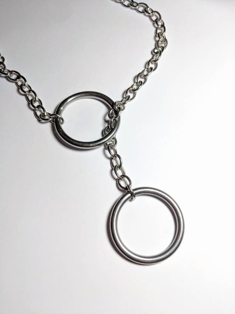 choker with chain leash