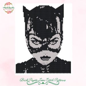 Puede incluir: Patrón de puntada de telar de ladrillo peyote en blanco y negro de una mujer con máscara. La imagen incluye el texto "Brick Peyote Loom Stitch Patterns" en escritura verde.