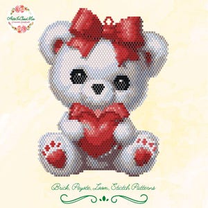 Könnte beinhalten: Weißer Teddybär, der ein rotes Herz hält und eine rote Schleife trägt.  Ziegel-, Peyote-, Webstuhl- und Stichmuster.