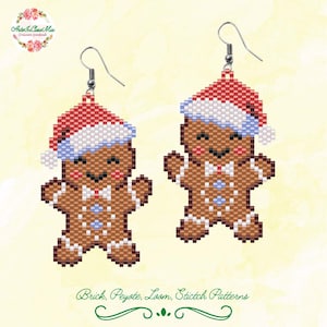 Può includere: Orecchini fatti a mano con perline raffiguranti omini di pan di zenzero con cappelli di Babbo Natale. Gli orecchini sono marroni, rossi, bianchi e blu, con un volto sorridente e un papillon. Realizzati con motivi a punto mattone, peyote e telaio.