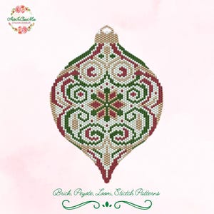 May include: A beaded ornament pattern featuring a symmetrical design in red, green, and tan colours. The graphic displays a central star motif surrounded by intricate scrollwork and geometric shapes. Text at the top reads ArteInCasaMia and at the bottom reads Brick, Peyote, Loom, Stitch Patterns.