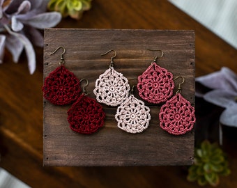 Hand Crochet Teardrop Dangle Earrings-UniqueGifts/CrochetEarrings/HandmadeJewelry/StatementEarrings/Simple Jewelry/DropEarrings/Vintage/Lace