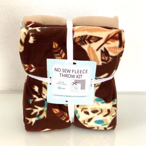 .com: Buckaroo Bandana No-Sew Throw Fleece Fabric Kit (72x60) : Arts,  Crafts & Sewing