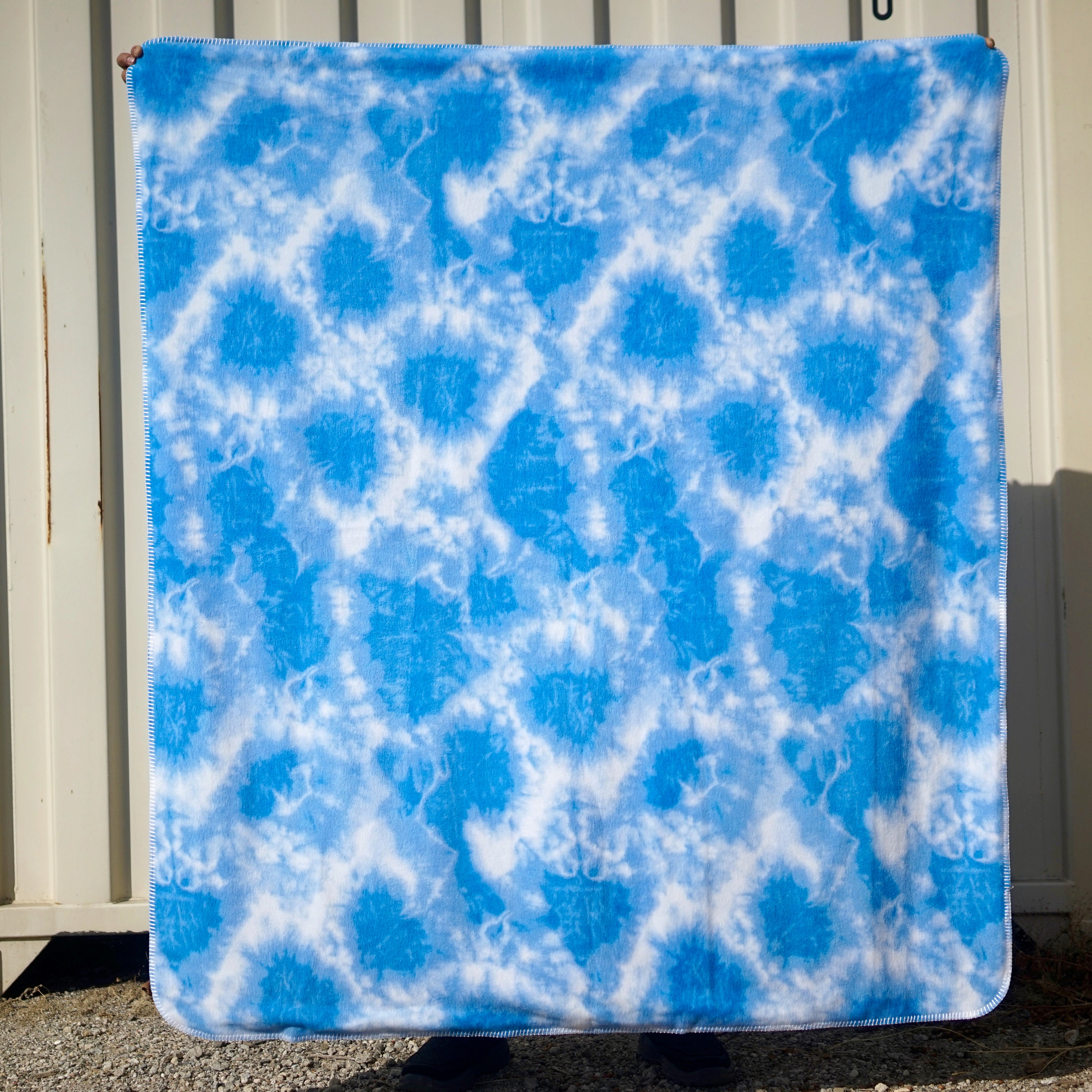 Cloud Shibori Tie Dye Anti-pill Premium Fleece Fabric No Sew Throw