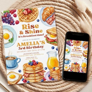 Könnte beinhalten: Eine Geburtstagseinladung mit Frühstücksmotto mit dem Text "Rise & Shine" und "Amelias 3. Geburtstag". Die Einladung zeigt Illustrationen von Waffeln, Pfannkuchen, Eiern und Früchten. Ein Smartphone zeigt das gleiche Design.