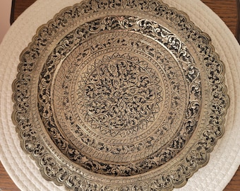 Antique Brass Tray, Round Tray with Feet, Golden Leaf Serving Tray, Brass Finger Plate, Acanthus Scroll, Brass Leaf Tray, Decorative Display