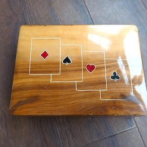Scatola porta carte da gioco vintage in legno impiallacciato lucido e dipinta a mano, anni '50 e '60, contenitore retrò MCM Home
