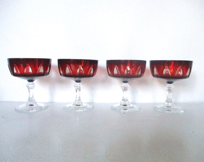 Vintage Red Ruby Champagne Coupes,set of 4 Cristal D'arques Durand Gothic Champagne Glasses 5 Oz