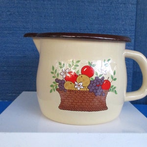 Vintage 3.75"T enamelware pot with spout and handle,24 oz for pouring water,milk or plants,pot,Made in Taiwan By FTD