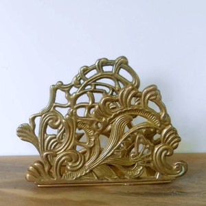 Soporte de correo de latón, soporte de cartas ornamentado, organizador de escritorio, soporte de recetas de cocina de latón pesado, soporte de servilletas, accesorio de escritorio, servilletas, soporte de facturas.