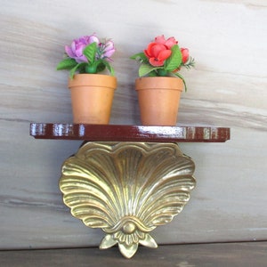 Vintage Brass and Wood Wall Shelf, 7.5&quot; T Shell Shape Wall Sconce,Made by Decorative Crafts Inc.