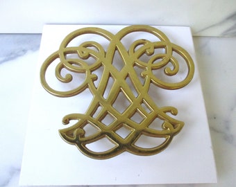 1951 Virginia Metalcrafters Williamsburg Messing Untersetzer, 6 "x 5,5" Untersetzer,"Monticello"