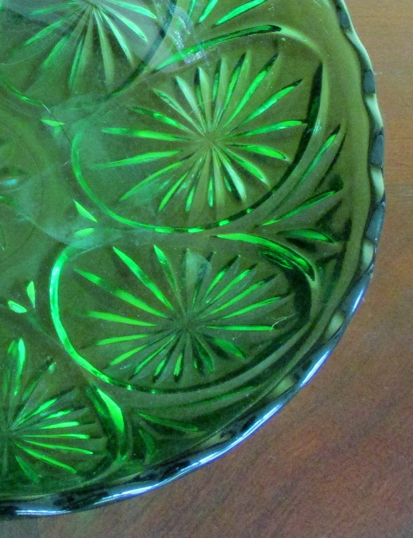 Vintage Green Glass Bowl 2.5