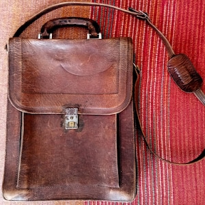 porte-documents en cuir vintage, sac à bandoulière en cuir vintage, sac en cuir ancien, sac en cuir d'occasion, sac à bandoulière en cuir vintage unisexe
