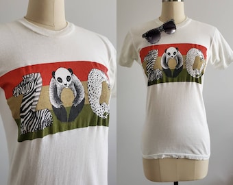 1970s Tomboy LeSport T-shirt with Zoo Print 70's Graphic Tee 70s Women's Vintage Size Small