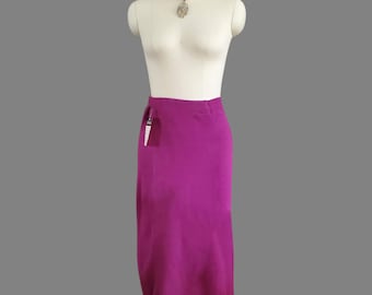 1970s Sweater Skirt with Button Slit at Bottom - 70s Skirt - 70s Women's Vintage Size Medium