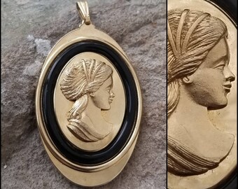 Vintage 1970's Avon Cameo Pendant 70s Art Nouveau Revival Jewelry Vintage Brooch 70's Accessories Vintage Necklaces