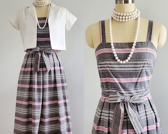 Late 60s Day Dress with Matching Belt - 60s Dress - 60s Women's Vintage Size XS/Small