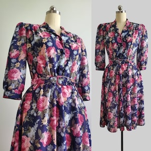 1970&#39;s Floral Dress with Matching Belt  and Pockets - 70s Floral Dress - 70s Women&#39;s Vintage Size Medium